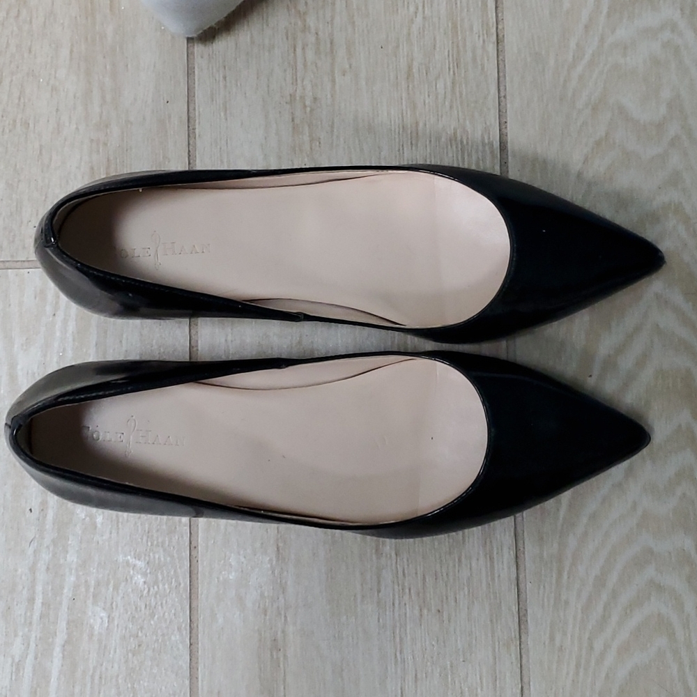 Cole haan kitten pumps size 8AA